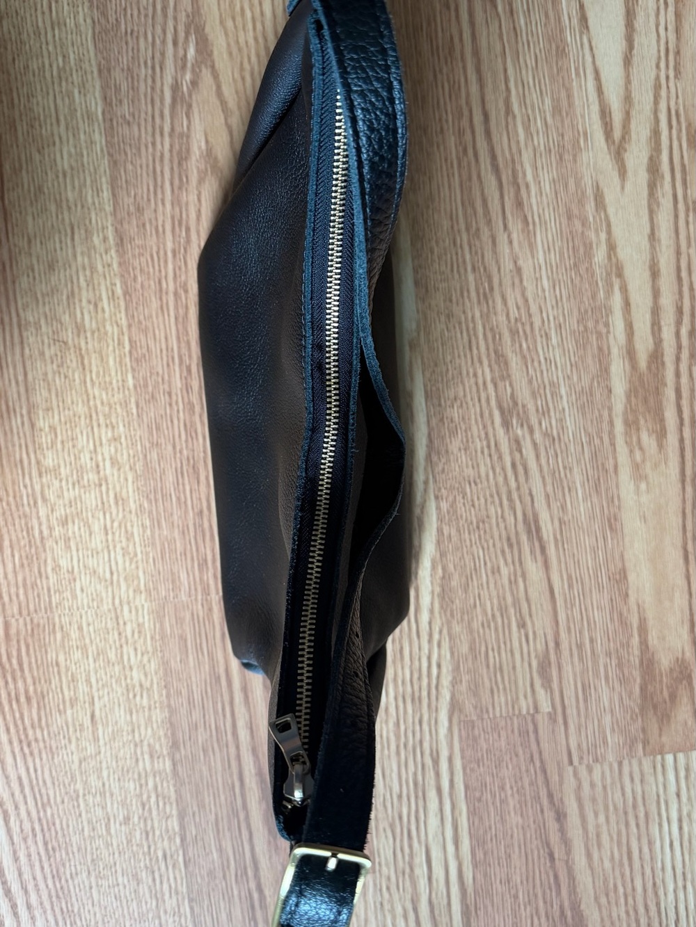 Aspen Shoulder Bag - Medium Portland Leather - Picture 4 of 7